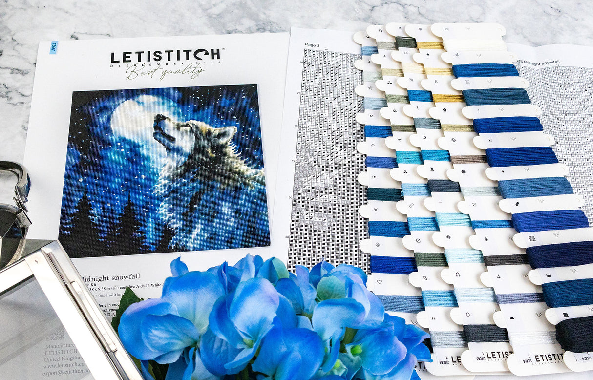 L9923 Chutes de neige de minuit - Letistitch | Kit de point de croix