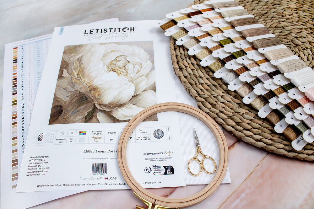 Peony Poses - L8083 LETISTITCH - Cross Stitch Kit