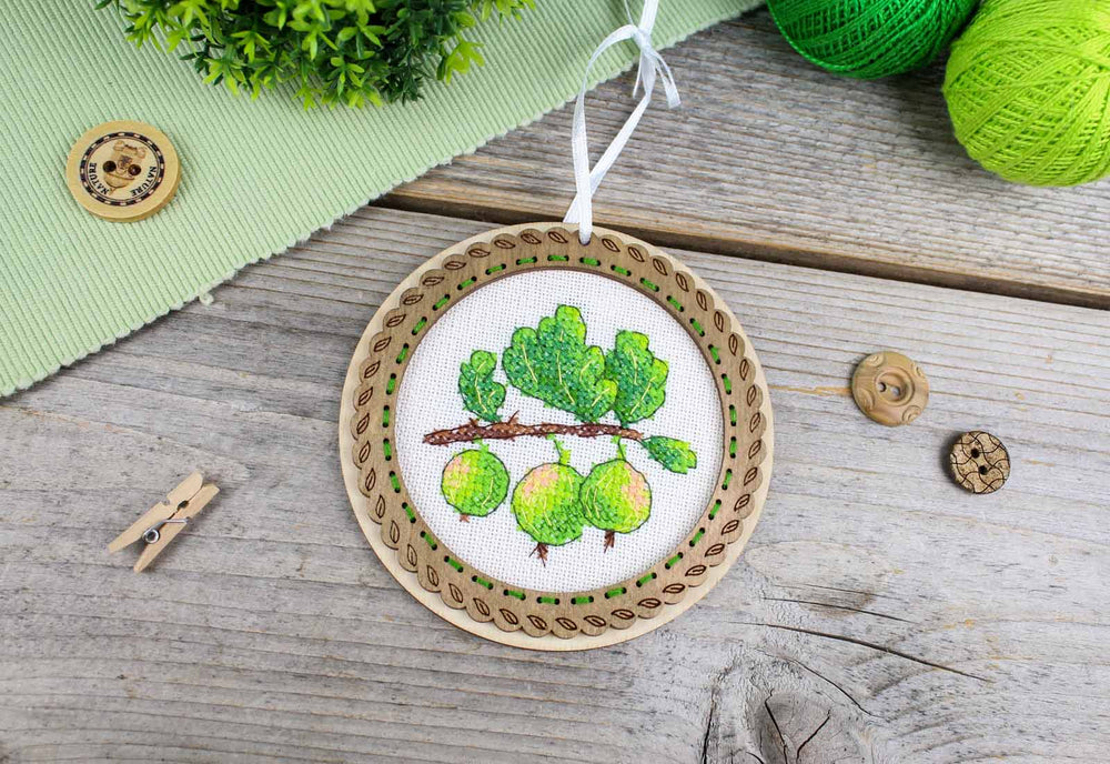 Bordado en madera MP Studia SO-130 – Miniatura “Bayas del campo: Grosellas”