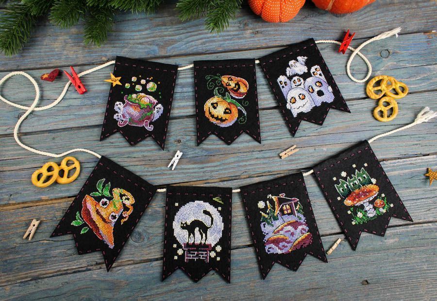 Kit au point de croix "Guirlande 'Histoires de sorcellerie' (7 drapeaux)" ST-1078 MP Studia