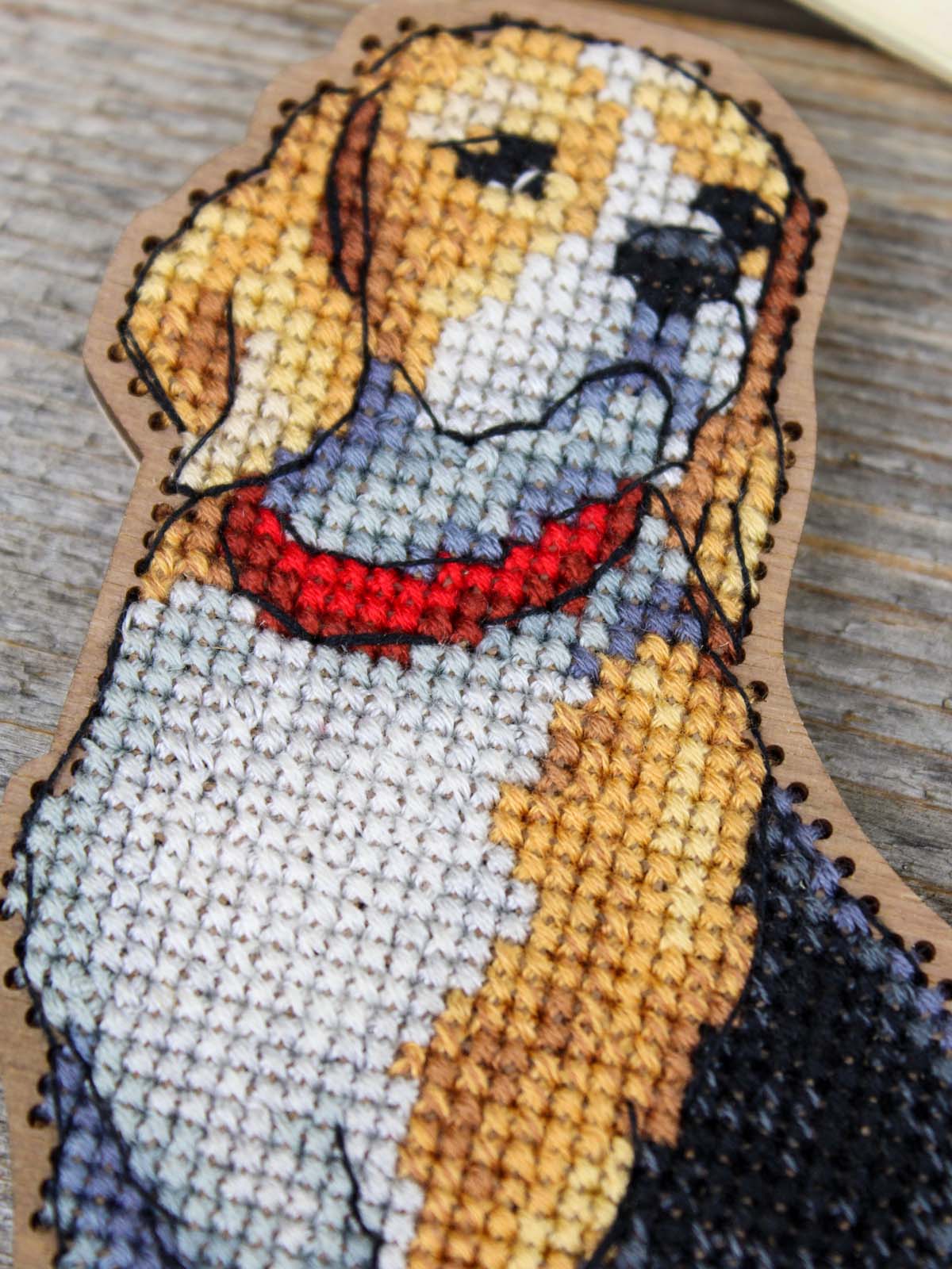 Kit de punto de cruz sobre madera MP Studia SO-169 Beagle 15x12 cm