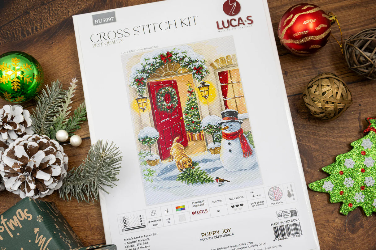 Kit de punto de cruz Luca-S Puppy Joy con cachorro juguetón en escena navideña