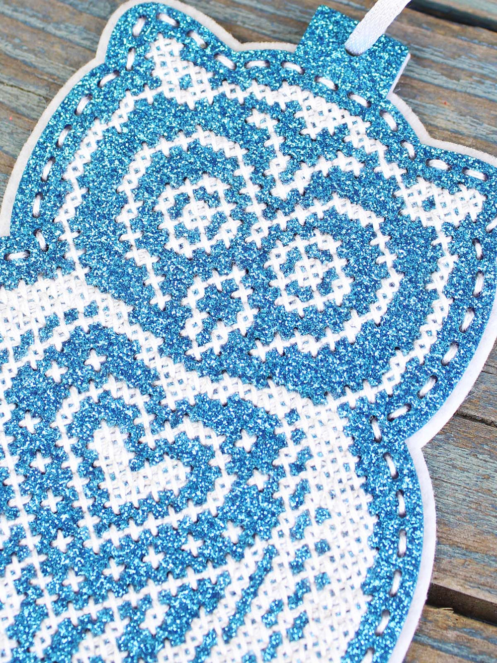 Kit de punto de cruz MP Studia ST-1087 – “Adorno navideño: Búho nevado”