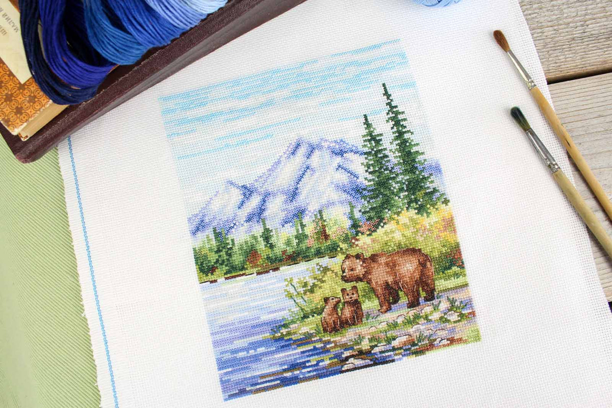 Kit de Punto de Cruz MP Studia SNV-934 – By the Mountain River