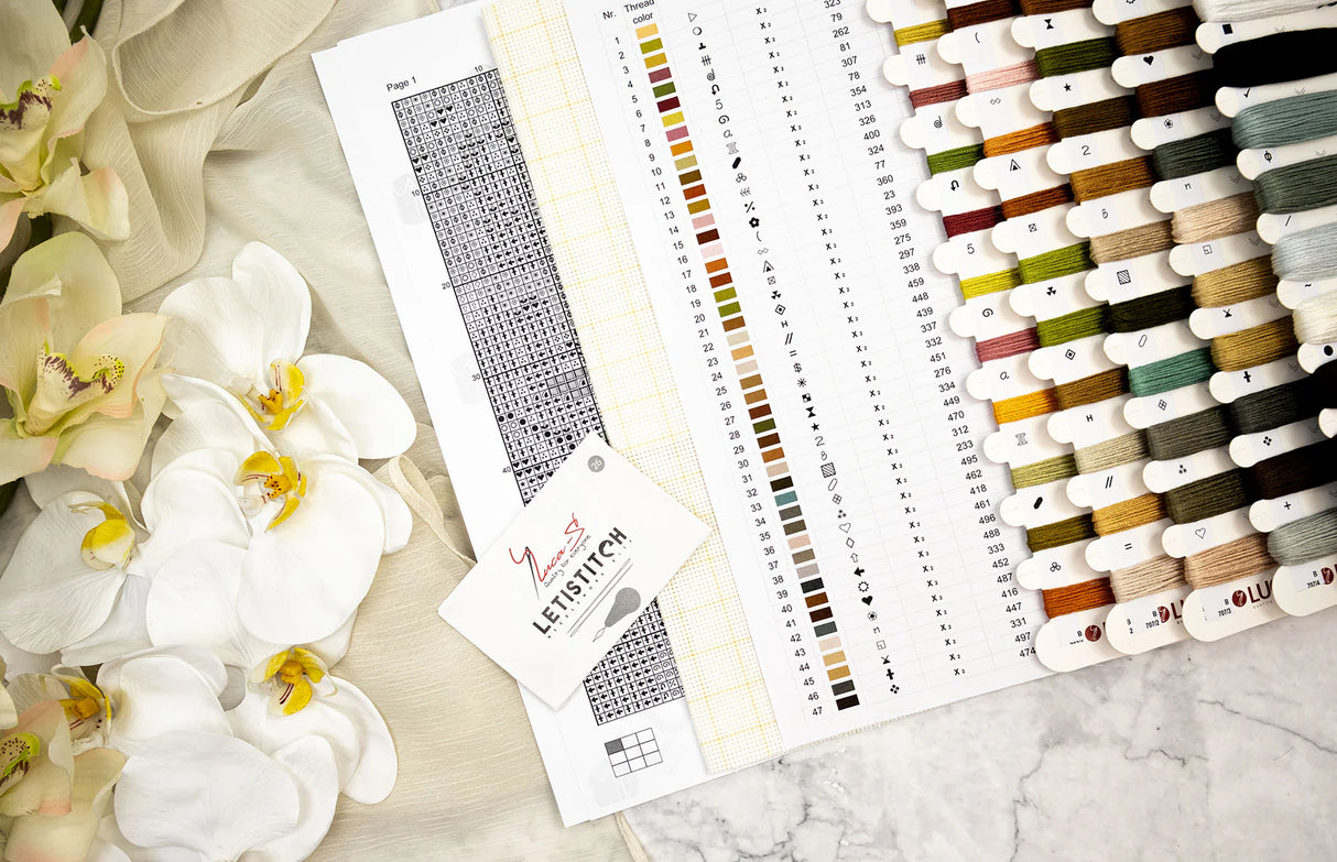 Patrón y tela incluidos en el kit de punto de cruz Luca-S GOLD Las Misteriosas Magnolias B707