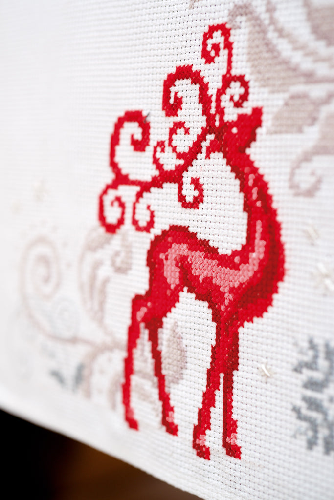 Camino de mesa Ciervo orgulloso - Vervaco - Kit de punto de cruz PN-0150194