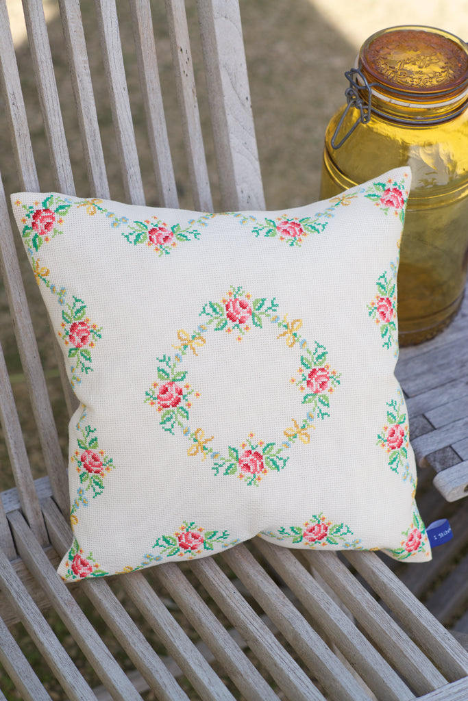 Guirnalda y rosas - Vervaco - Kit de punto de cruz PN-0153870