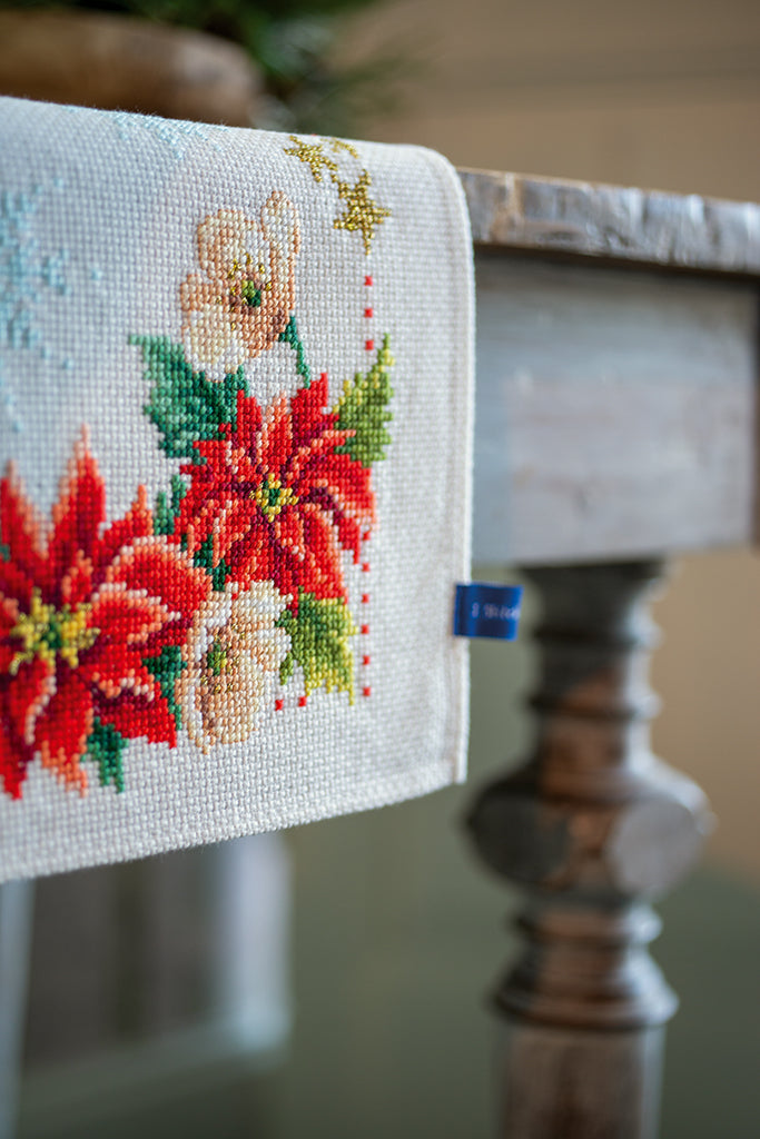 Christmas Flowers Table Runner - Vervaco - Cross Stitch Kit PN-0155487