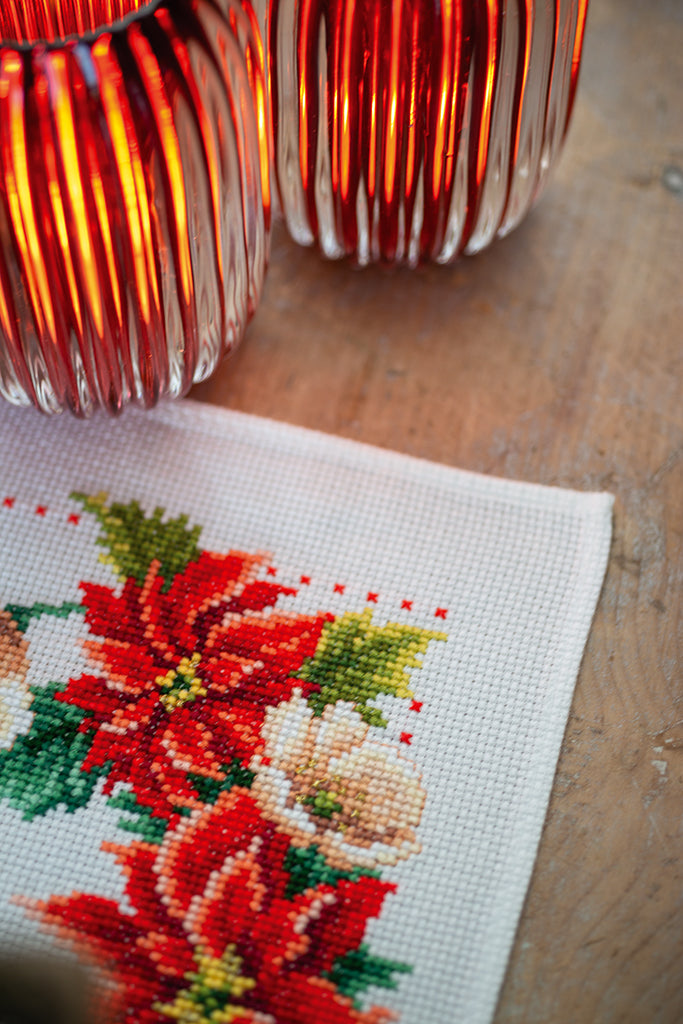 Christmas Flowers Table Runner - Vervaco - Cross Stitch Kit PN-0155487