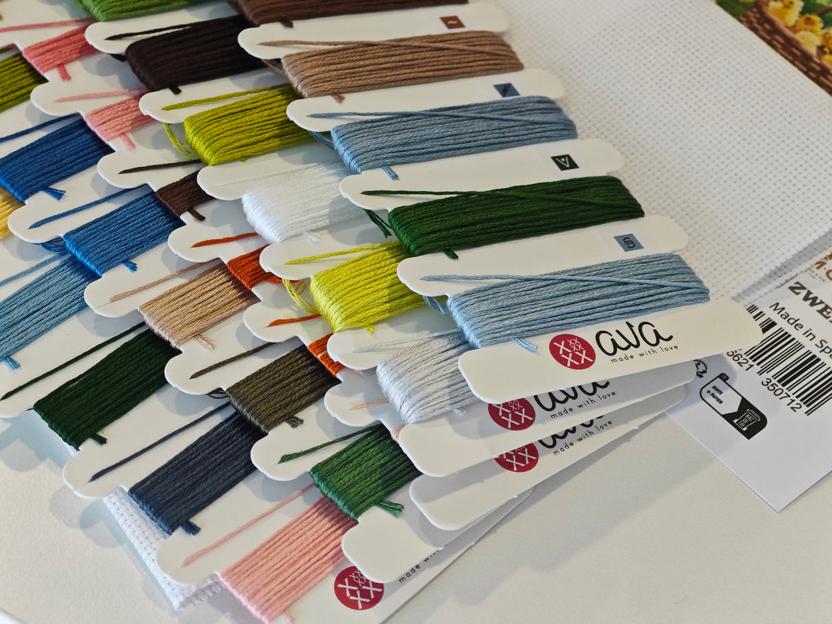 Hilos incluidos en el kit de punto de cruz P159 La Primavera AVA Stitch