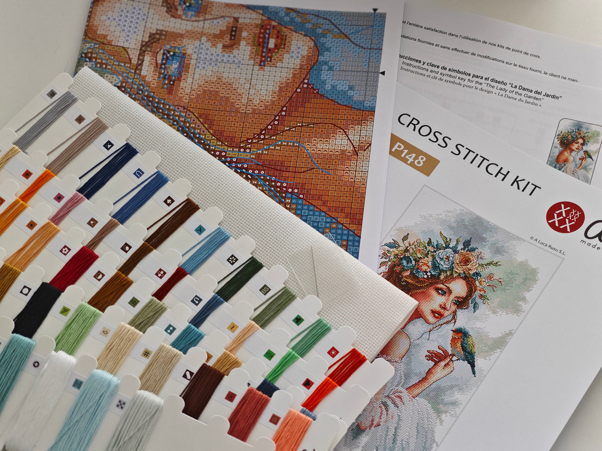 Kit de point de croix « La Dame au jardin » - AVA P148