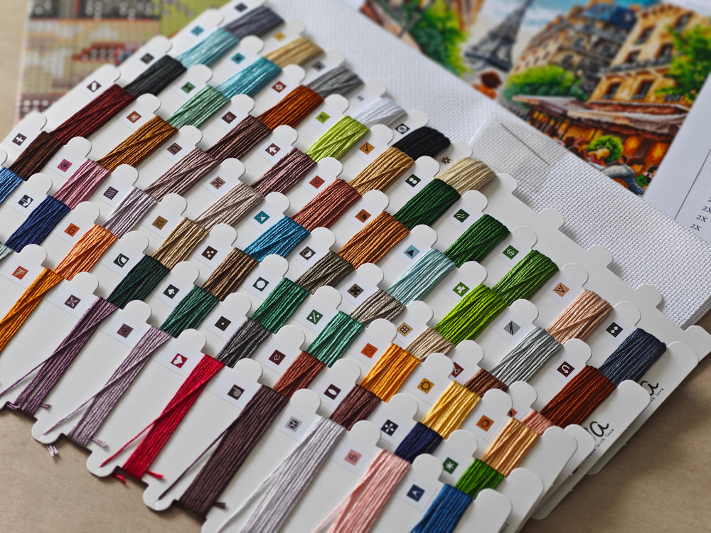 Kit de Punto de Cruz "Desde París con Amor" – AVA P126