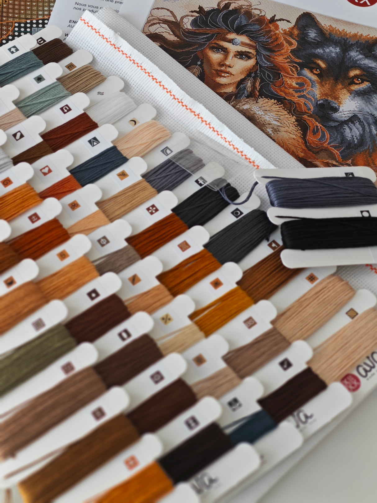 AVA P076 – Le Guerrier et le Loup | Kit de point de croix fantaisie