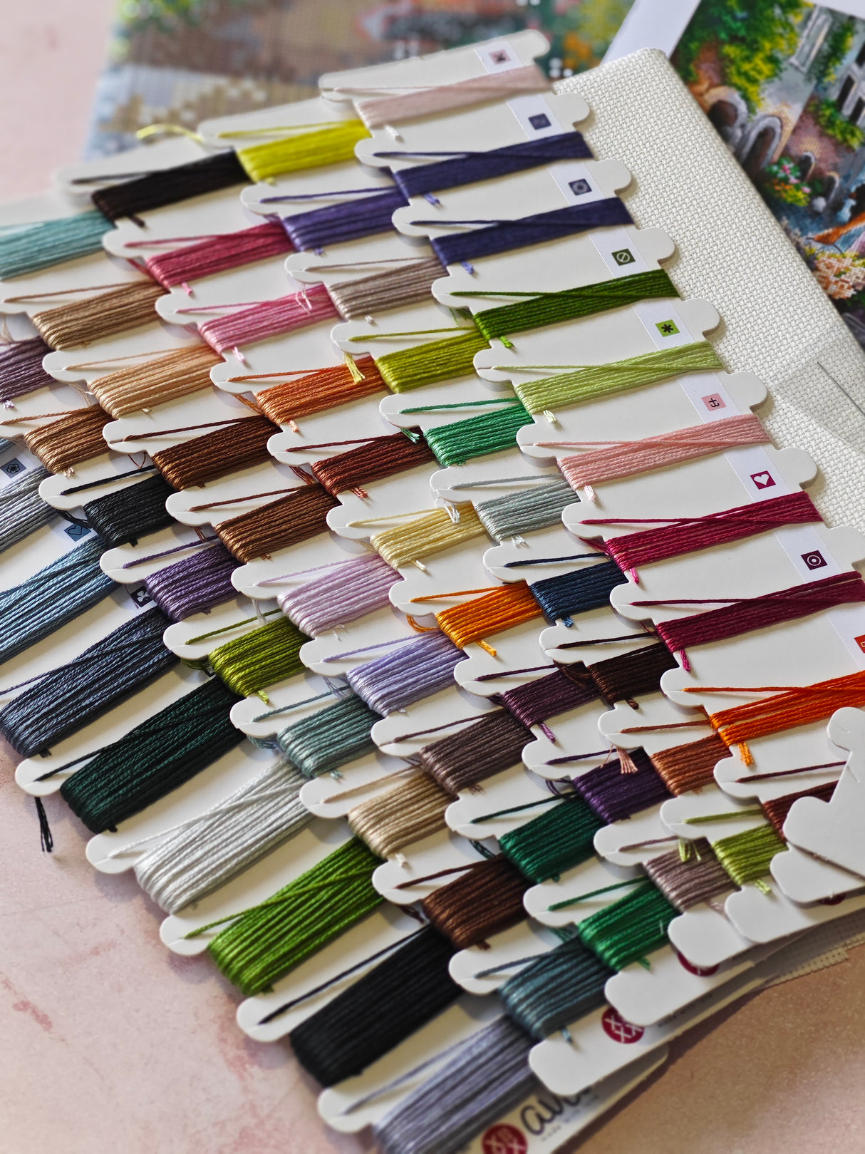 Hilos incluidos en el kit de punto de cruz P110 El Aroma de las Flores AVA Stitch