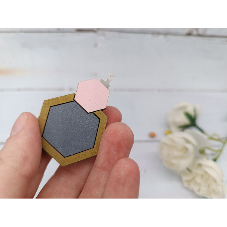 Pink Hexagonal Needle Threader KF070/2