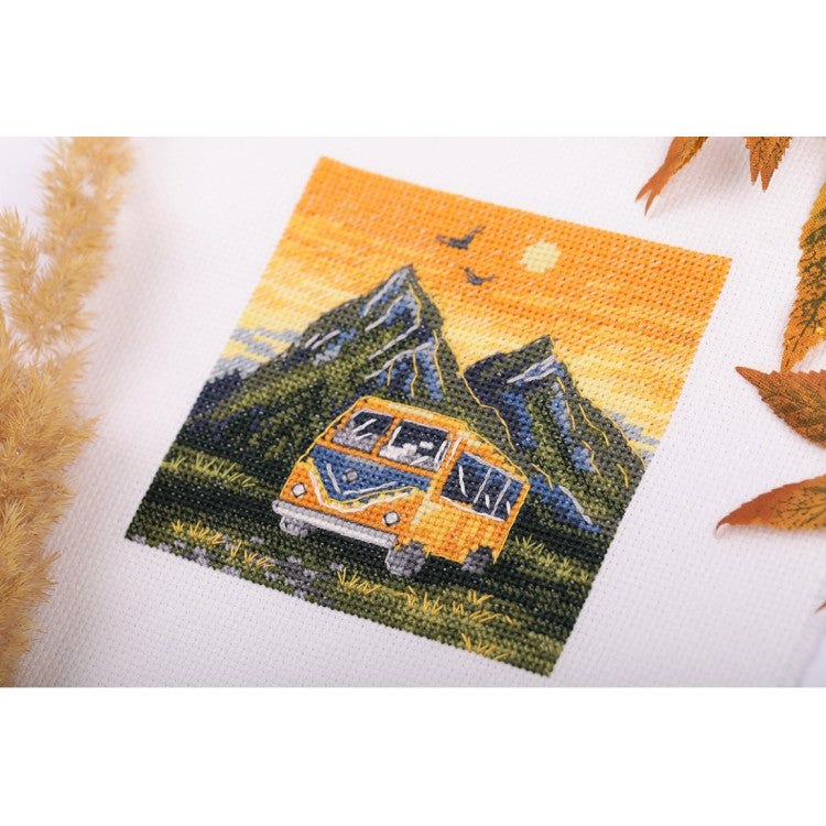 Klart cross stitch kit - "Journey to the Sunset" KL8-511