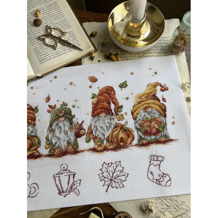 Kit de Punto de Cruz "Gnomos de Otoño" SANO-34