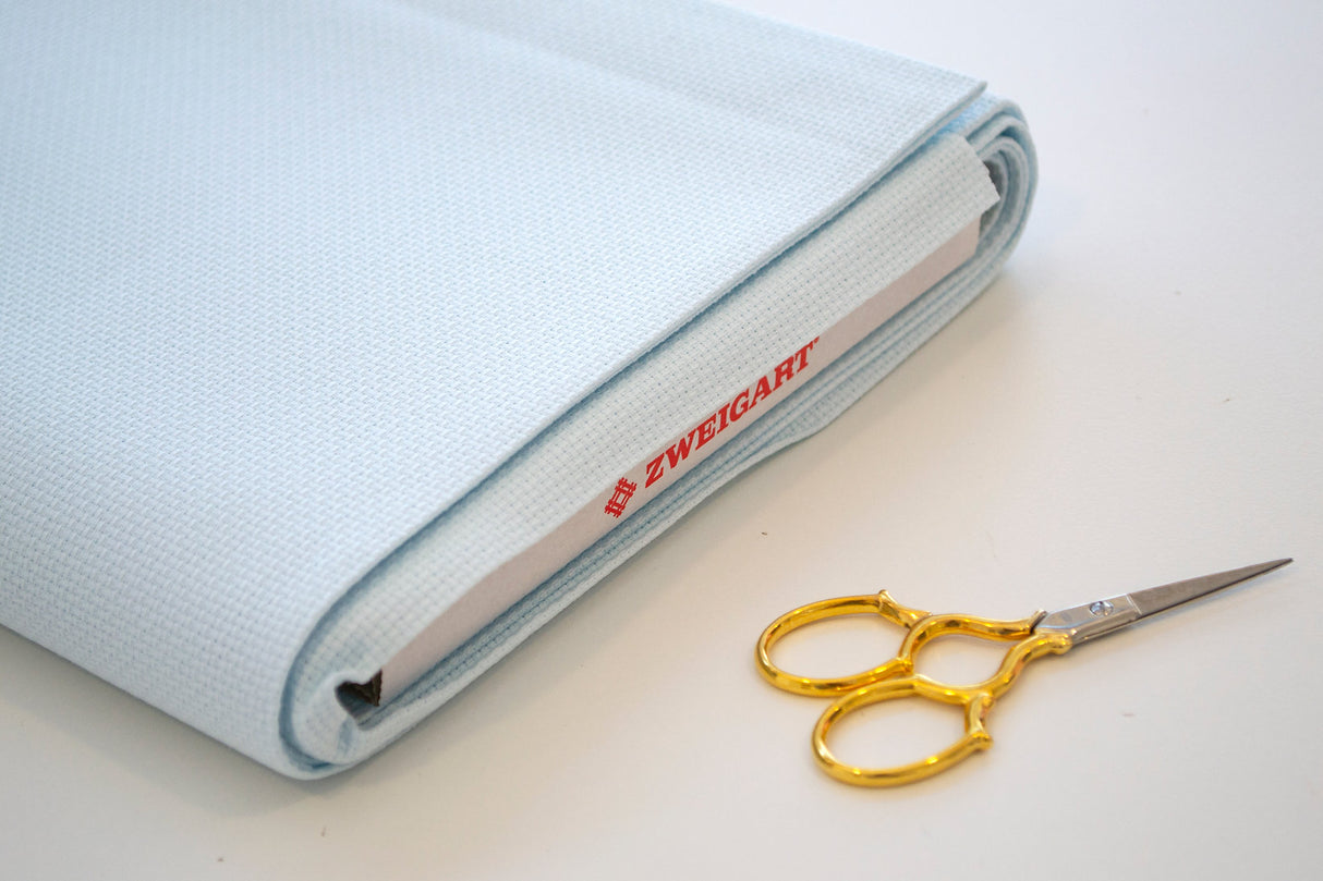 Tela Aida 14 ct azul claro de Zweigart con ancho de 110 cm para bordados grandes