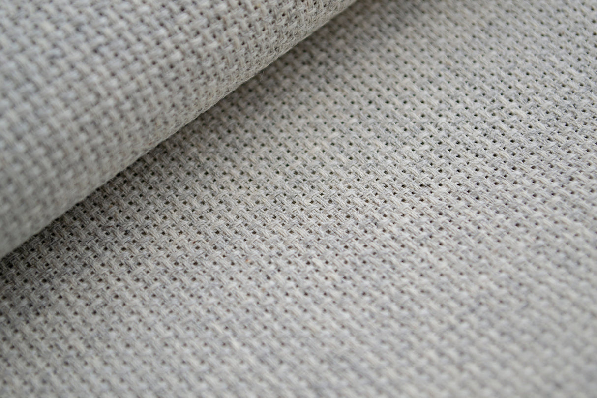 Trama regular de la tela Aida Yorkshire 14 ct Zweigart para un bordado preciso