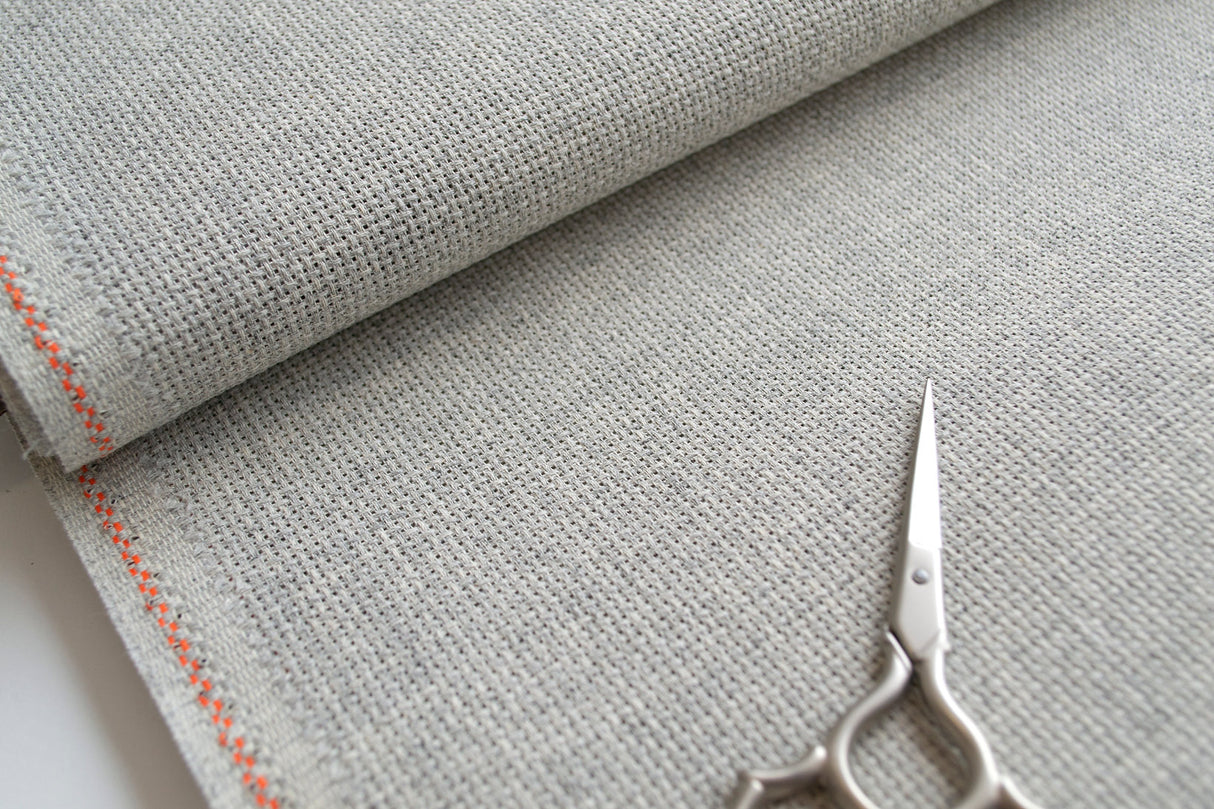 Tela Yorkshire Aida 14 ct Zweigart recomendada para bordado y punto de cruz profesional