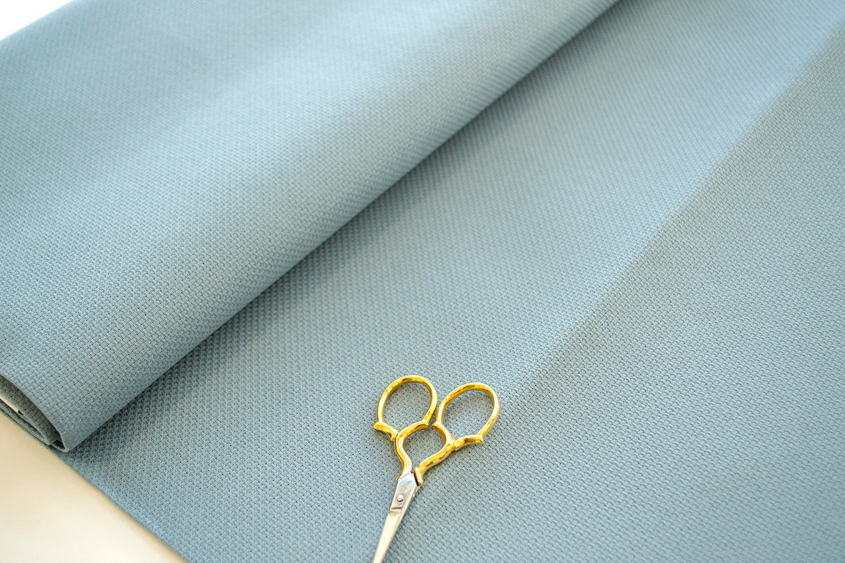 Tela Zweigart Stern-Aida Misty Blue ideal para bordados elegantes