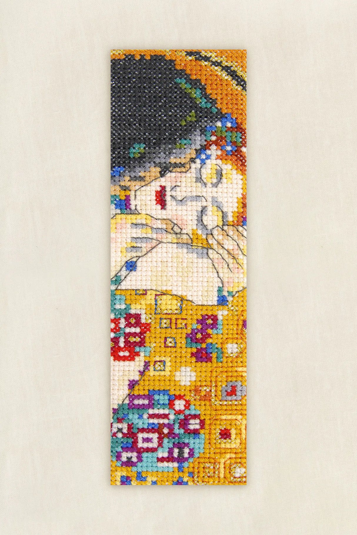 El Beso de Gustav Klimt – Kit Marcapáginas de Punto de Cruz Avanzado DMC BK1999