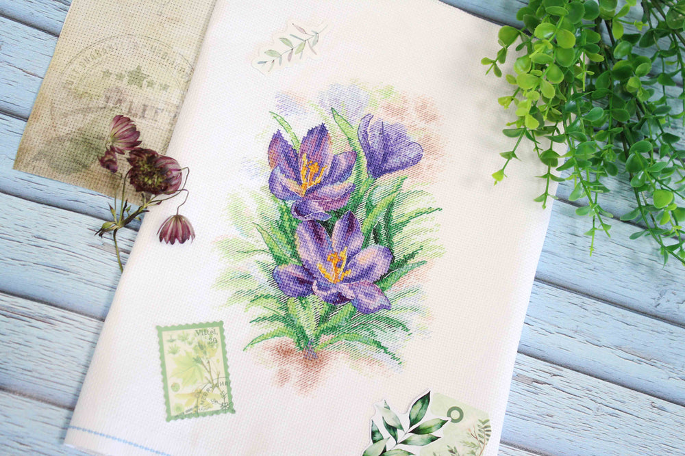Kit de point de croix « Crocus lumineux » SNV-821 MP Studia