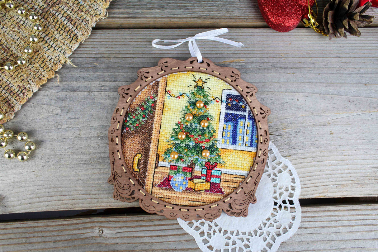 Kit de point de croix sur socle en bois "Miniature. Fiesta" SO-118 MP Studia