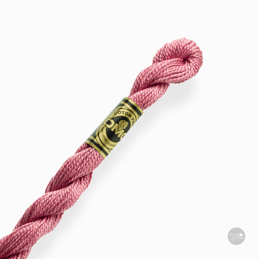 Écheveau de fil de coton Perle DMC épaisseur 3 à 15 m : élégance et polyvalence dans votre broderie