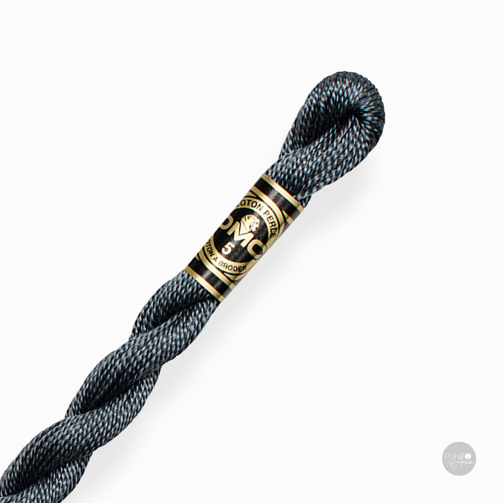 Écheveau de fil de coton Perle DMC épaisseur 3 à 15 m : élégance et polyvalence dans votre broderie