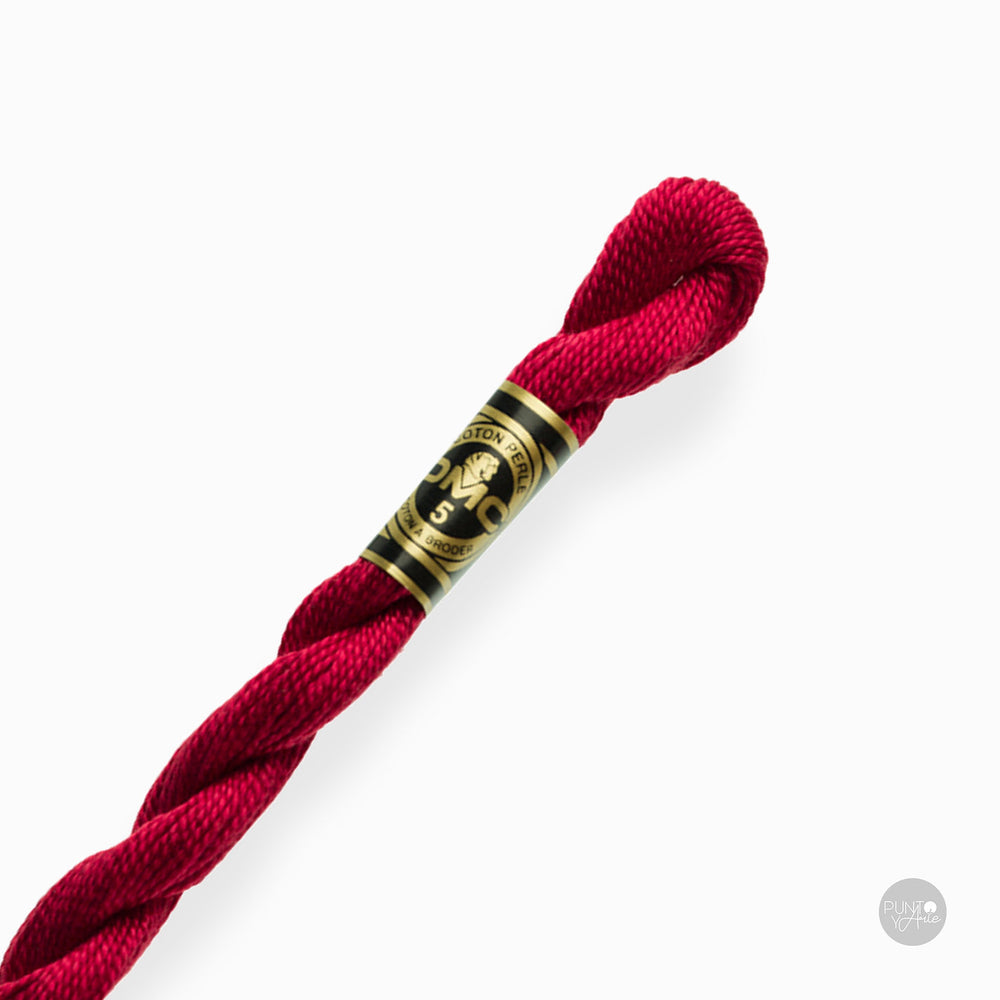 Écheveau de fil de coton Perle DMC épaisseur 3 à 15 m : élégance et polyvalence dans votre broderie