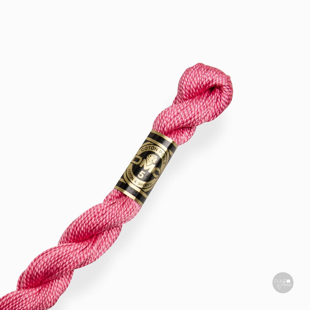 Écheveau de fil de coton Perle DMC épaisseur 3 à 15 m : élégance et polyvalence dans votre broderie