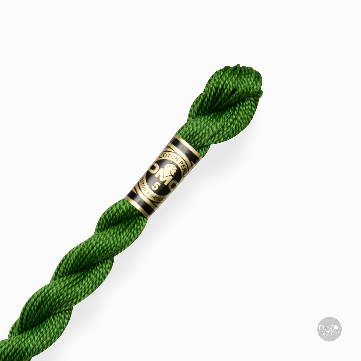 Écheveau de fil de coton Perle DMC épaisseur 3 à 15 m : élégance et polyvalence dans votre broderie