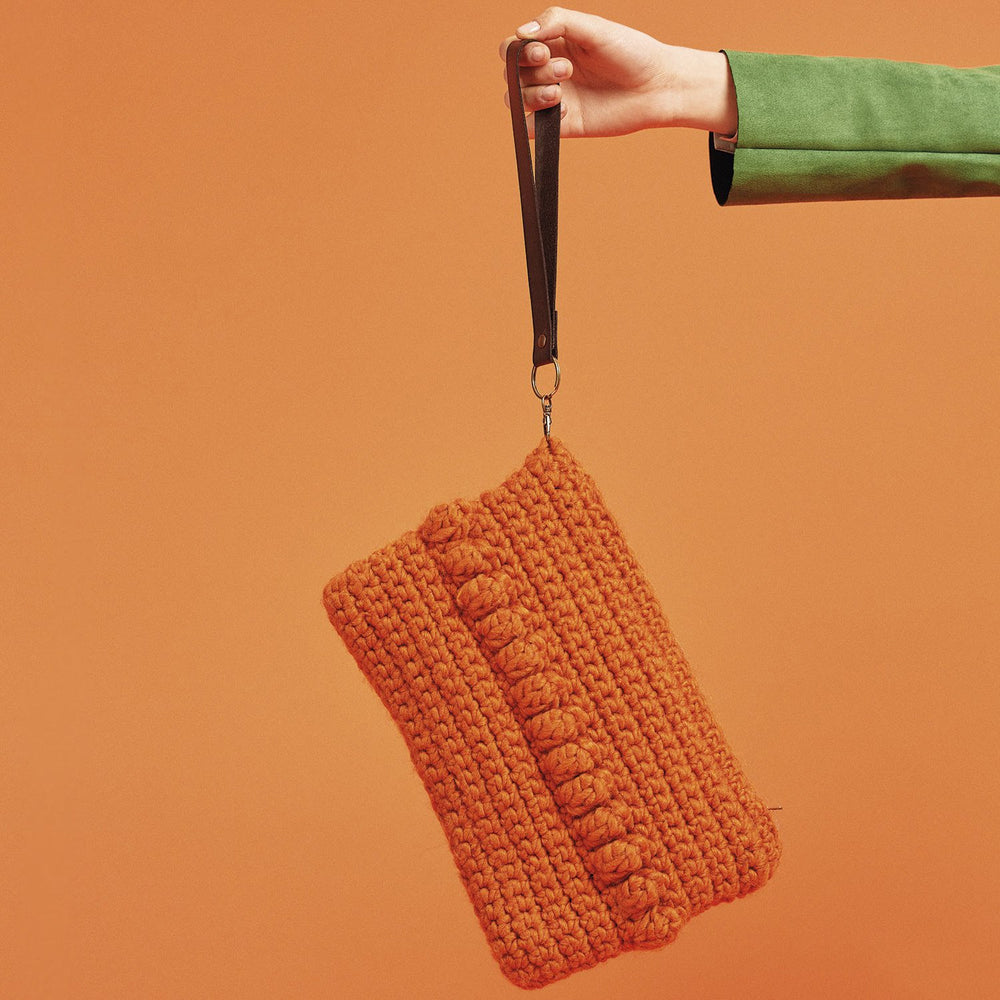 Crochet pattern for Smol clutch with Chunky Wow balls! by Katia