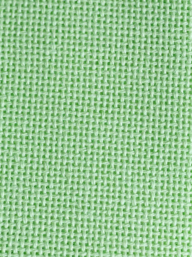 Tela Linda Schulertuch 1235/6122 en Color Lime - ZWEIGART: Precisión y Elegancia en Cada Puntada