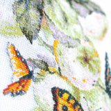 130-052 Mariposas y Manzanas. Kit de Punto de Cruz Magic Needle