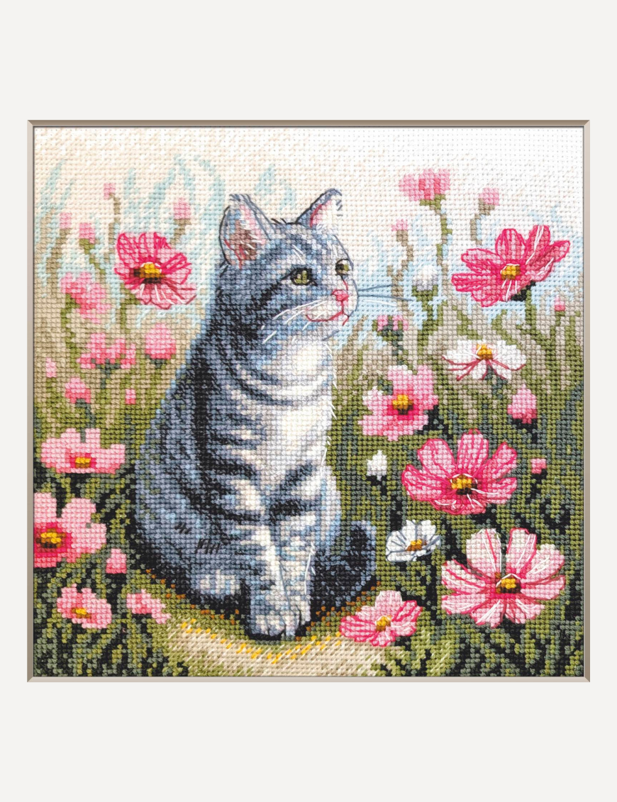 Kit de punto de cruz Aine A1041 – Garden Whiskers, gato entre flores, 20 × 20 cm