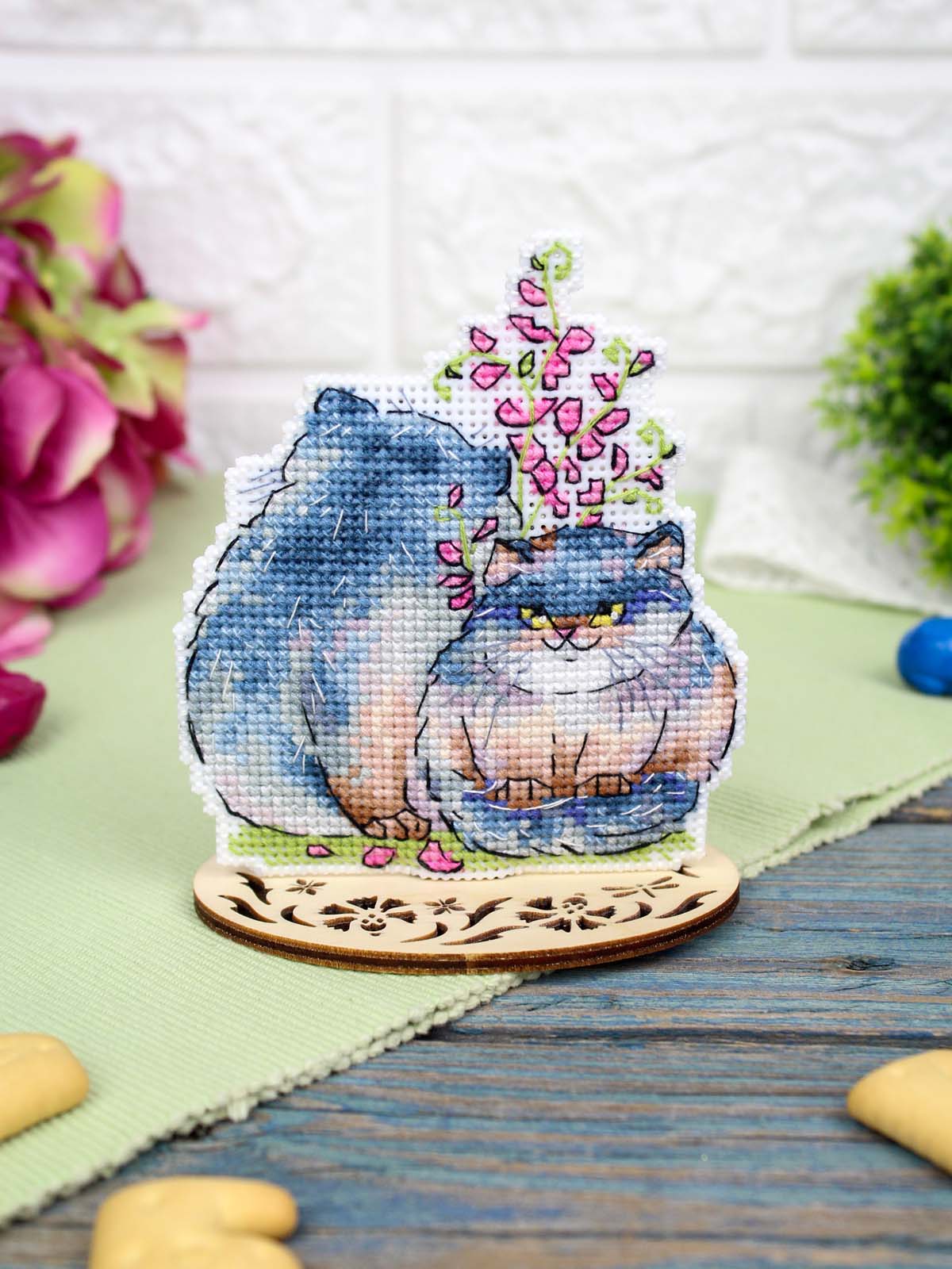 Cross Stitch Kit “Sweet Couple” MP Studia SR-1352 – Plastic Canvas 11×9 cm