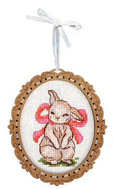 Miniature – Lapin avec nœud – Broderie sur socle en bois MP Studia SO-128