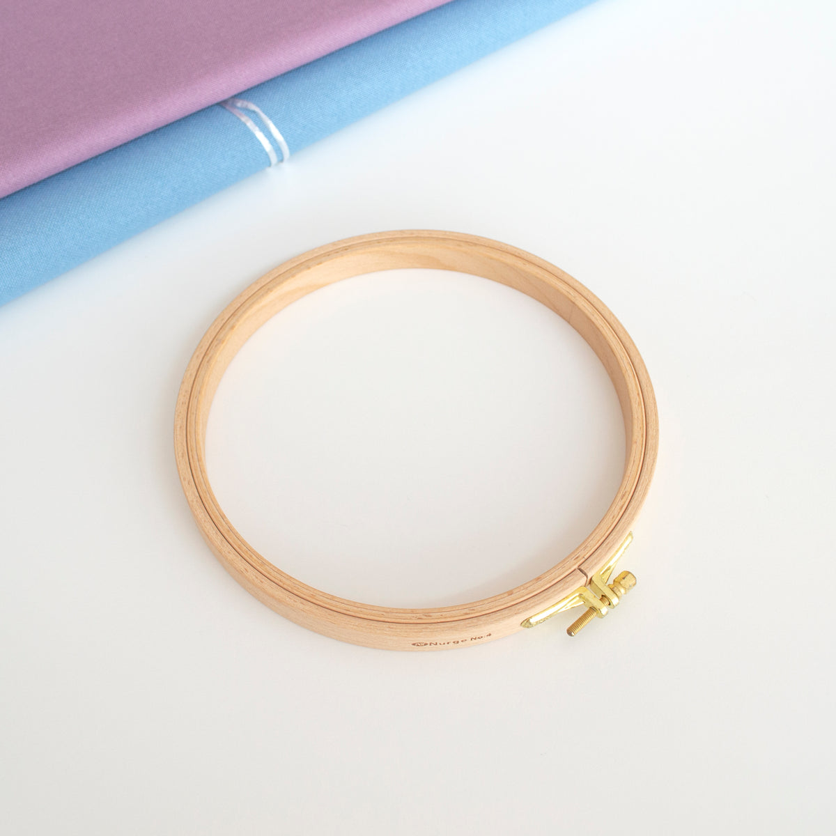 Bastidor circular de madera Nurge ideal para bordado y punto de cruz