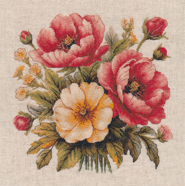 Kit de punto de cruz Oven 1733 Enchanting Bouquet con ramo de amapolas rojas, flor clara central, capullos y hojas verdes bordado sobre lino.