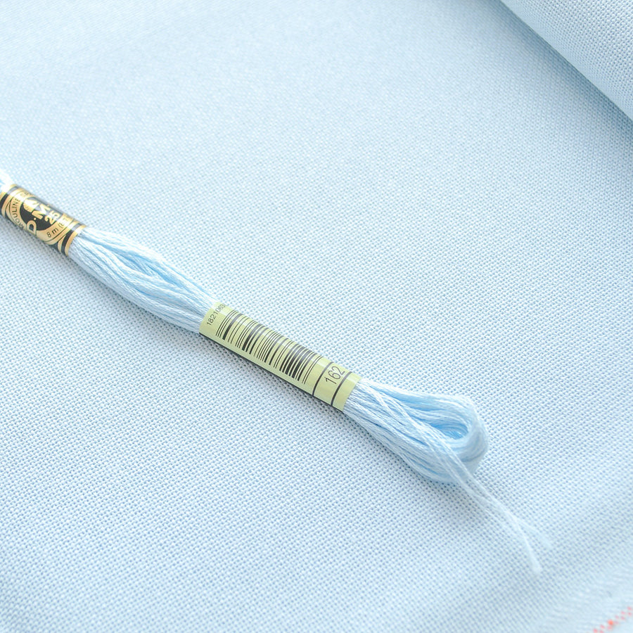 Tela Lugana 28 ct Zweigart Britney Ice Blue 3270/550 con hilo de bordar