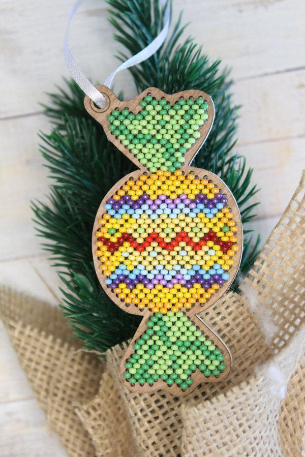 Candy. Christmas Ornament - SO-064 MP Studia - Kit with bead