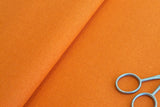 3984/4010 Tela Murano Lugana 32 ct. Pumpkin de ZWEIGART: Un Toque de Elegancia Otoñal para tus Proyectos de Punto de Cruz