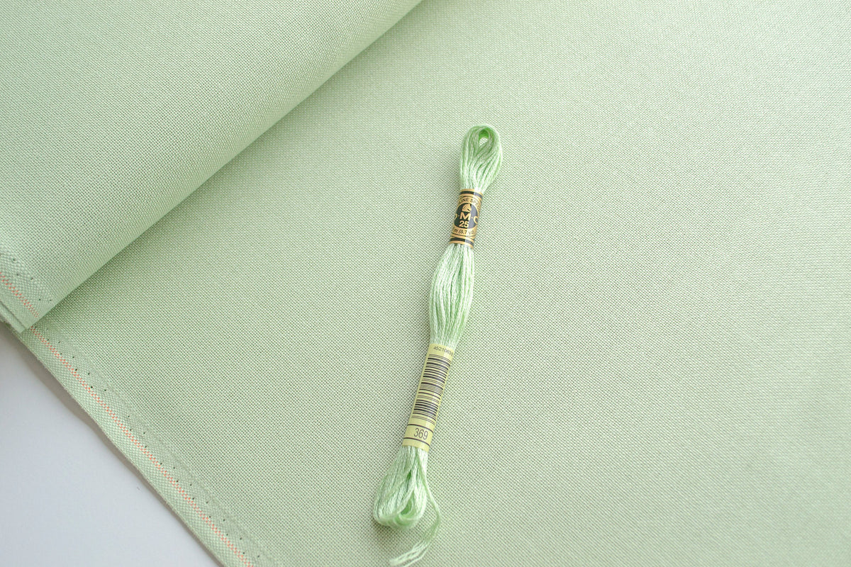 Tela Murano Lugana 32 ct Zweigart Green doblada