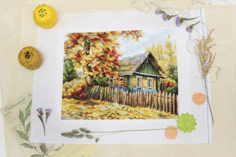 'House on the Hill' Cross Stitch Kit - SNV-839 MP Studia