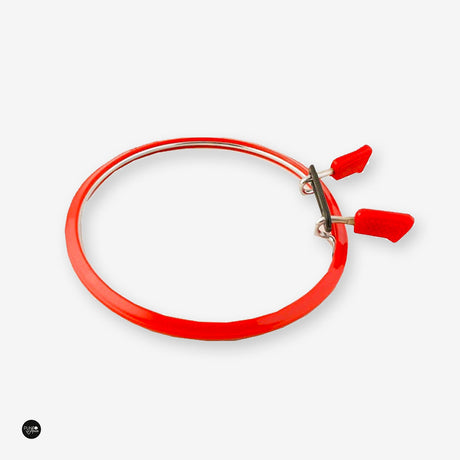 Nurge 160 Flexible Hoop in Red: Innovation and Precision in Your Embroidery Projects