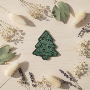 Imán para Agujas 'Árbol de Navidad Verde' - Accesorio de Madera Wizardi KF059/52