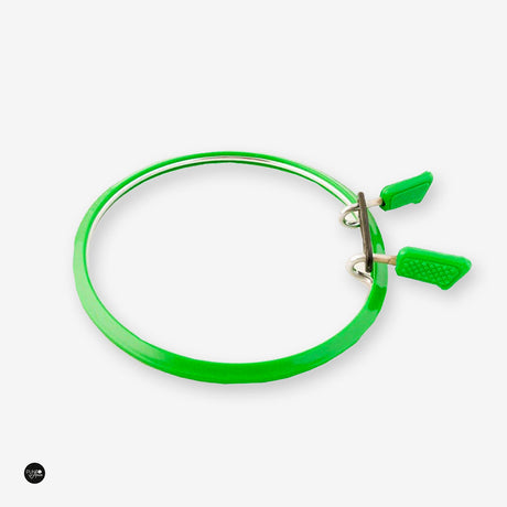 Cerceau flexible Nurge 160 en vert : votre allié parfait pour des projets de broderie impeccables