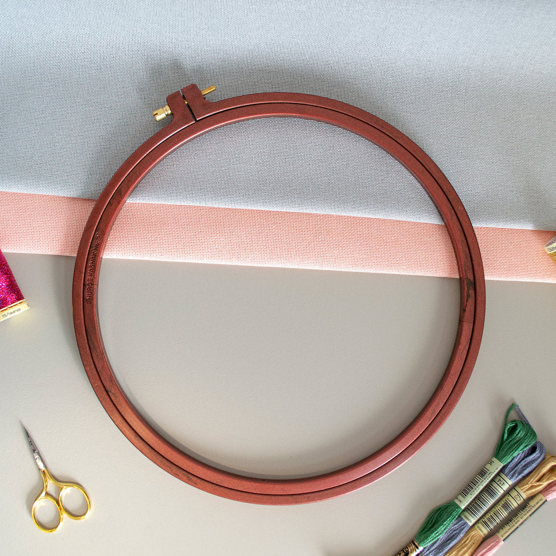 Plastic Hoop Frame with Nurge Clip: Your Light and Firm Companion for Impeccable Embroidery